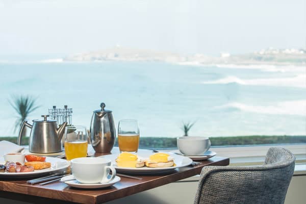 fistral-beach-breakfast-view