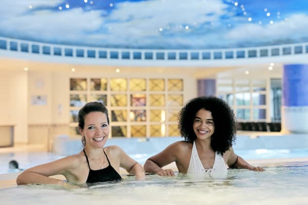 celtic-manor-hydro-pool-with-models