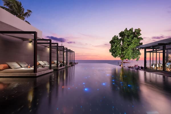 Aleenta Phuket Resort infinity pool