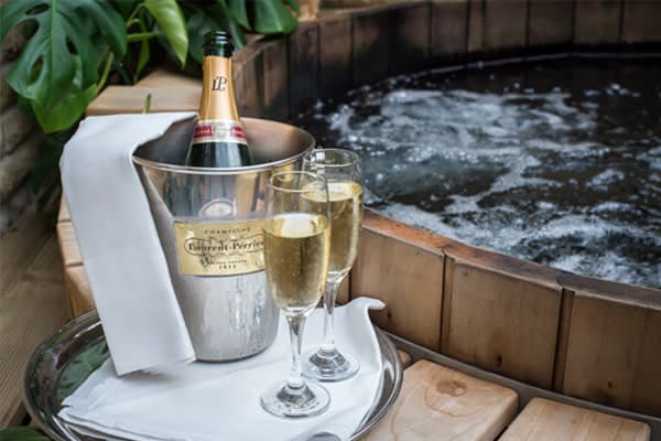 champagne-hot-tub
